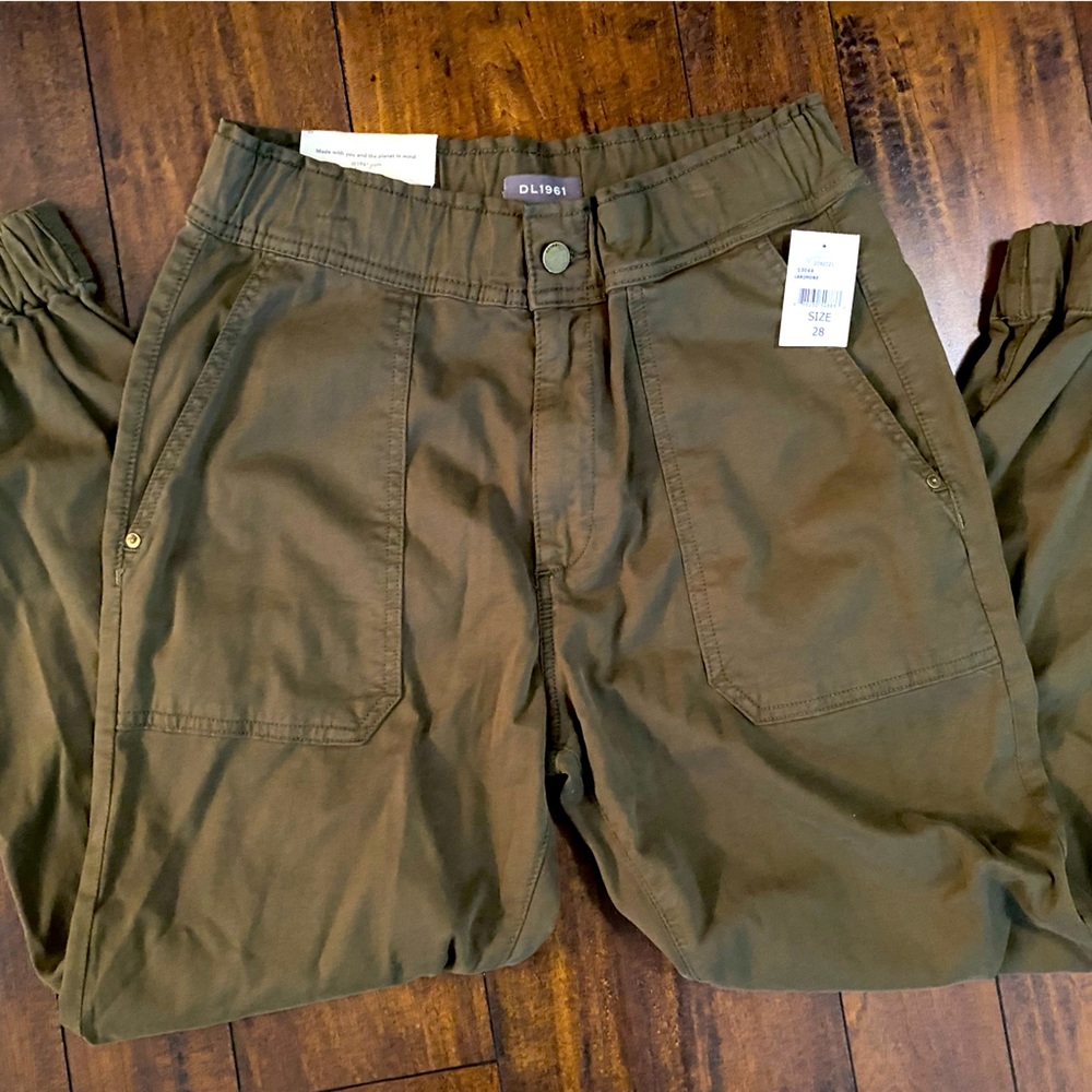 DL1961 DL Twill Laura Jogger High Rise (size 28)